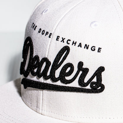 Dealers Classic Snapback Cream